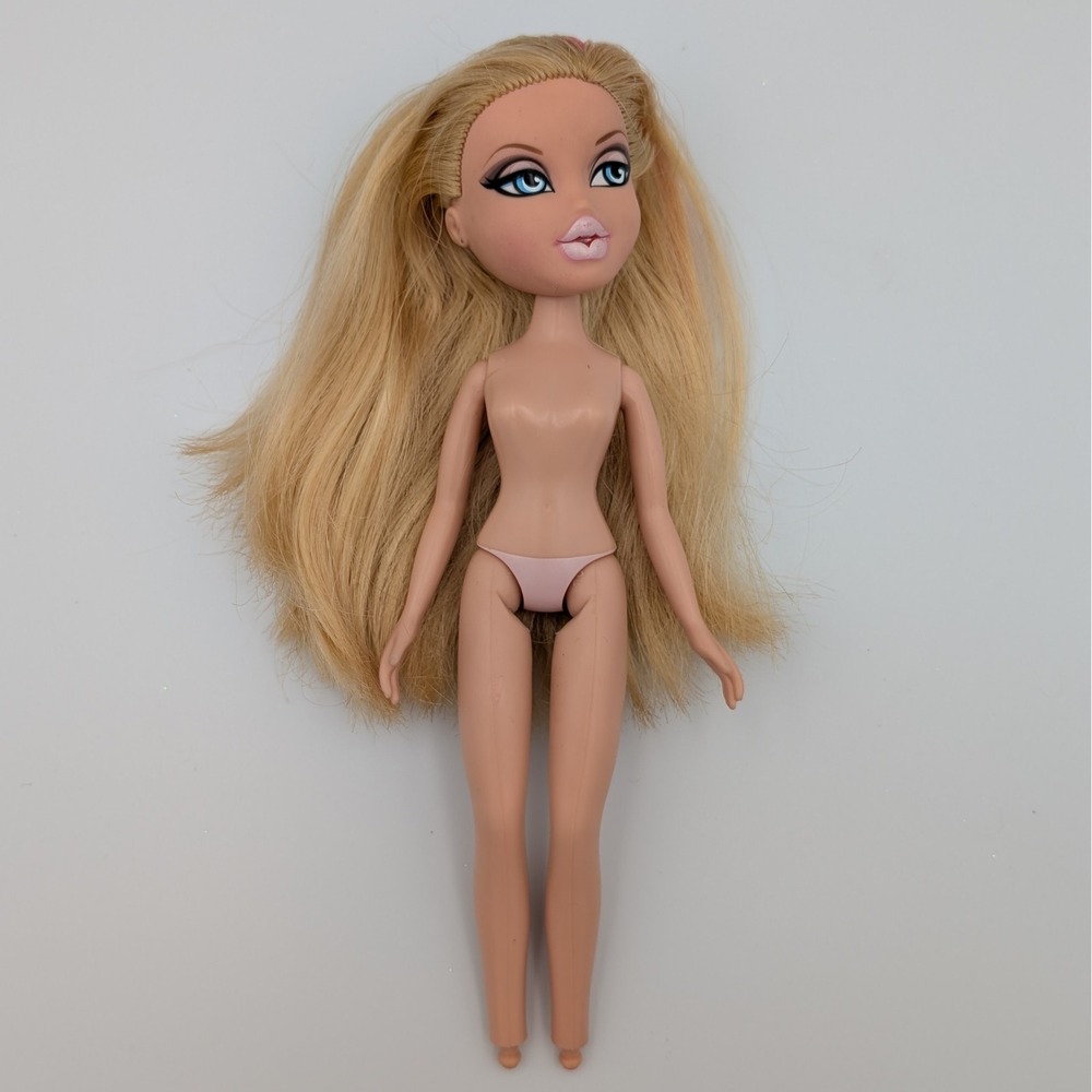 Bratz Cloe All Glammed Up Designer Streaks Blonde Pink Hair Nude Doll MGA 2010